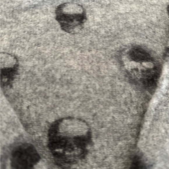 Skull Cashmere Riley Skull V-Neck Cashmere Sweater in Grey S Excellent Condition - Picture 10 of 11